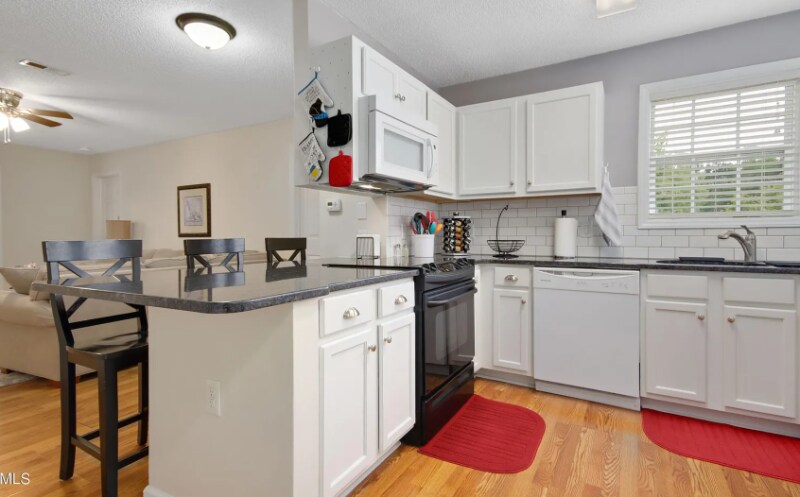 Building Photo - 3000 Centennial Woods Dr