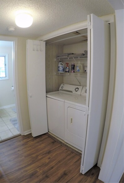 Washer & dryer closet - 17 Racquet Club Rd