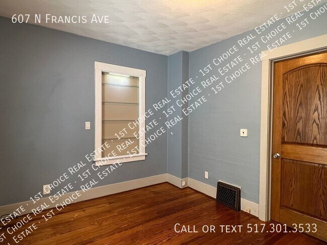 Building Photo - Charming 3-BDR 2-BTH House w/ Garage & Bas...