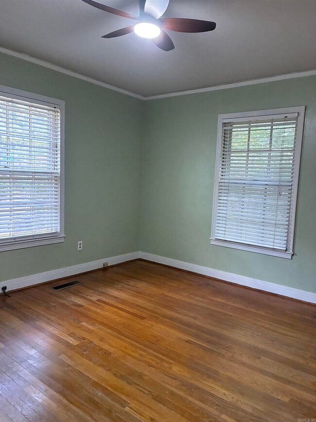 Building Photo - 404 N Jackson St