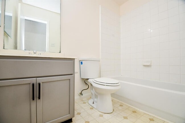Building Photo - 16323 Woma Ct