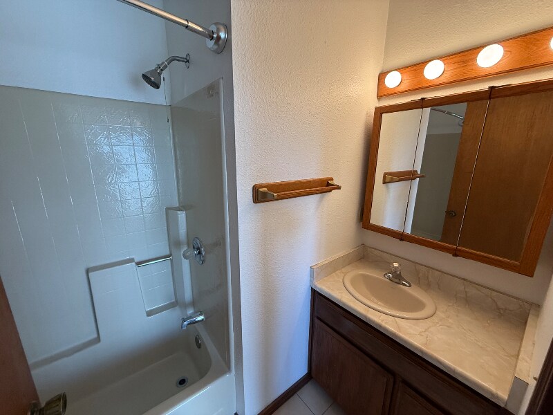 Building Photo - 804 Torrance St