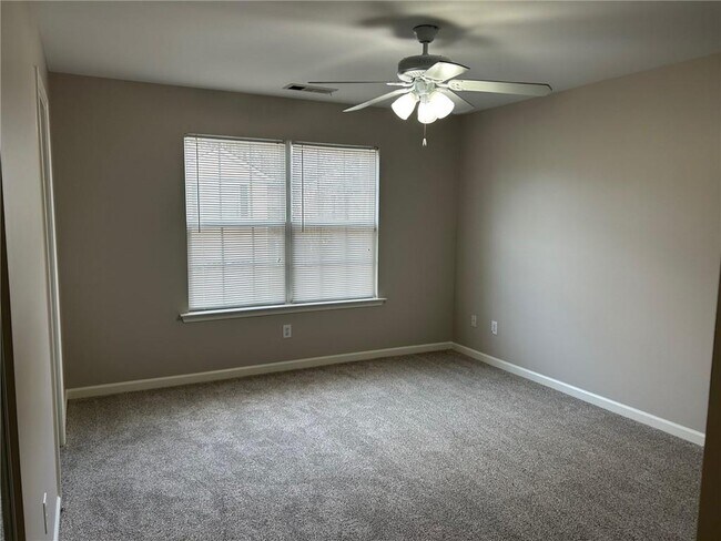 Building Photo - 416 Chatooga Ln