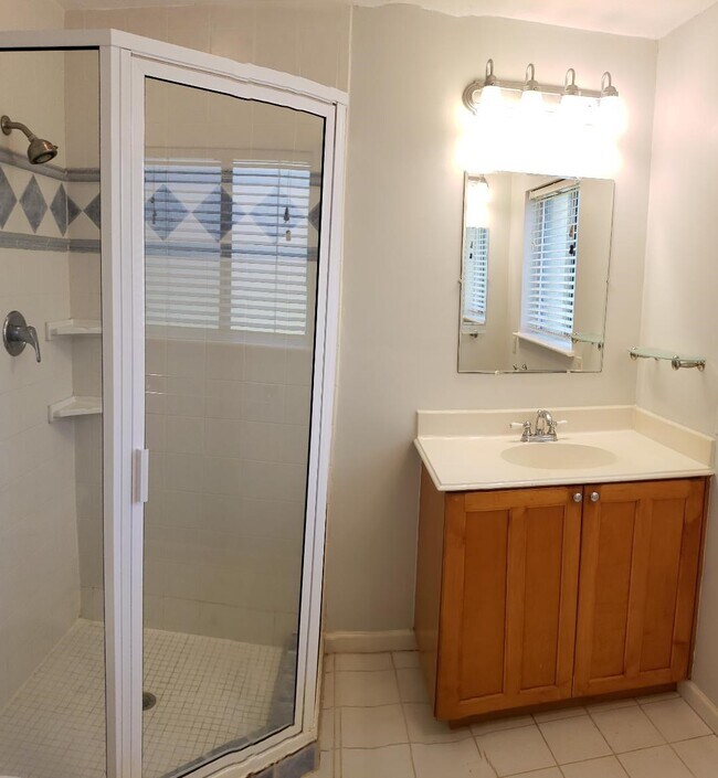 Building Photo - 12314 Rincon Dr
