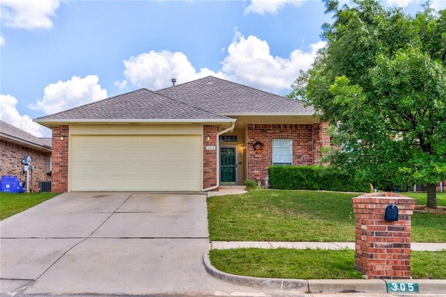 Building Photo - 305 Waterfront Dr