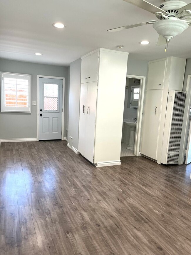 Building Photo - North Inglewood Home
