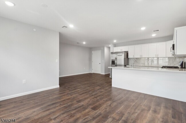 Building Photo - 889 S 17th St