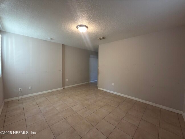 Building Photo - 1709 Dot St