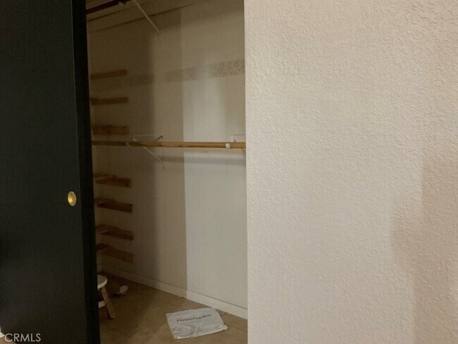 Building Photo - 17965 Live Oak St