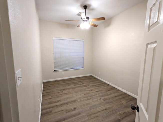 Building Photo - 13415 Highland Park Ct