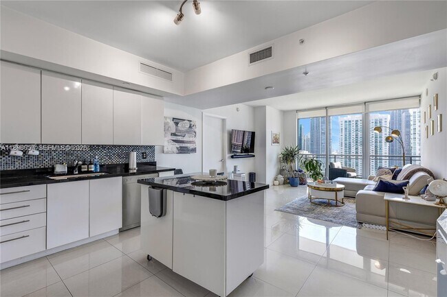 Building Photo - 92 SW 3rd St