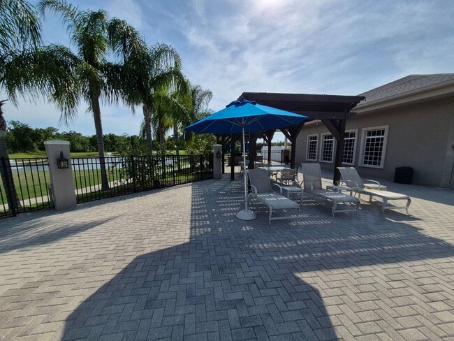 Building Photo - 2113 Sawgrass Ln