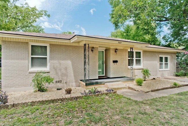 Primary Photo - 503 N Main St