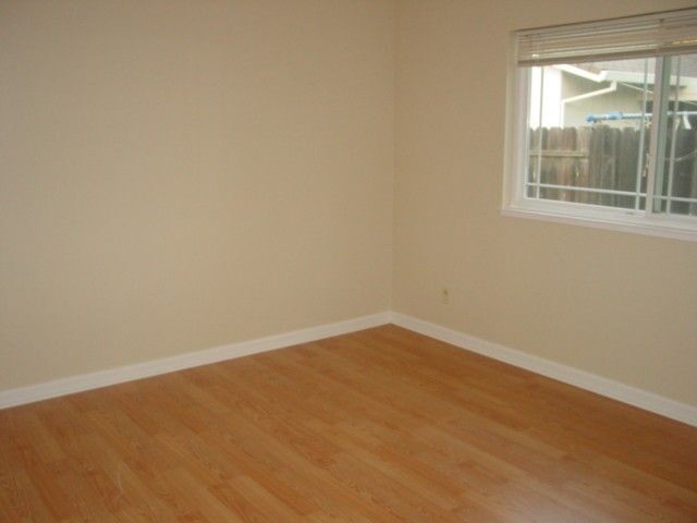 Building Photo - 9952 Vanguard Dr