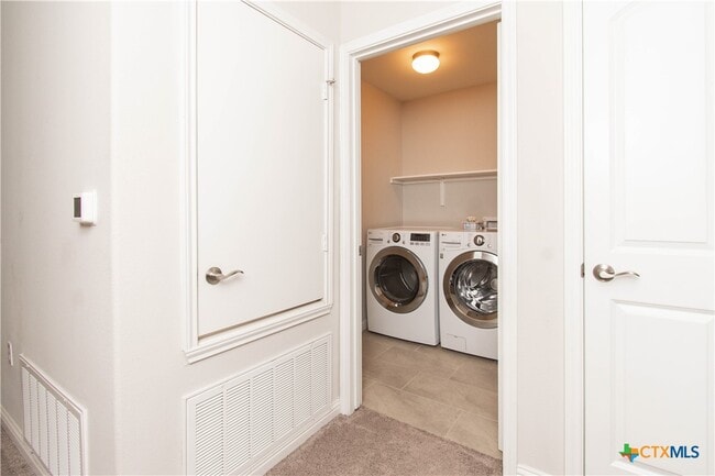 Building Photo - 9404 Privet Dr