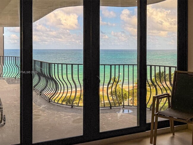 Building Photo - 8877 Collins Ave