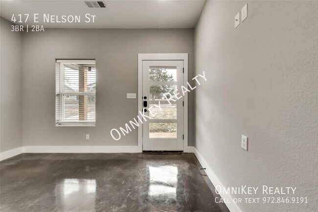 Building Photo - 417 E Nelson St