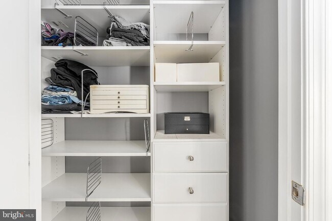 Building Photo - 6500 America Blvd