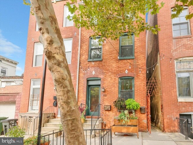 Building Photo - 130 S Washington St