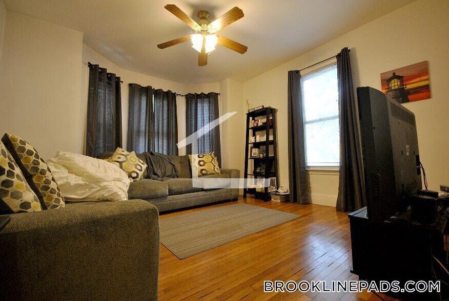 Building Photo - 214 Freeman St