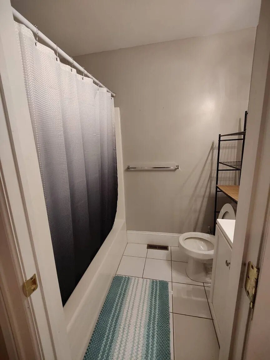 Building Photo - 317 W Fayette St