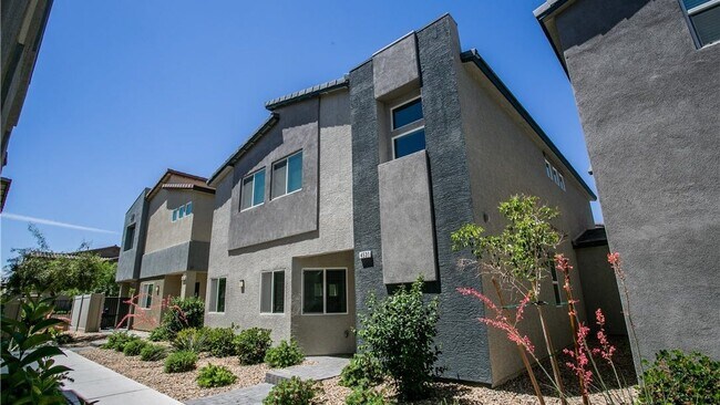 Building Photo - 7441 Sunray Point St