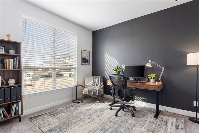 Building Photo - 704 Fencerow Trl