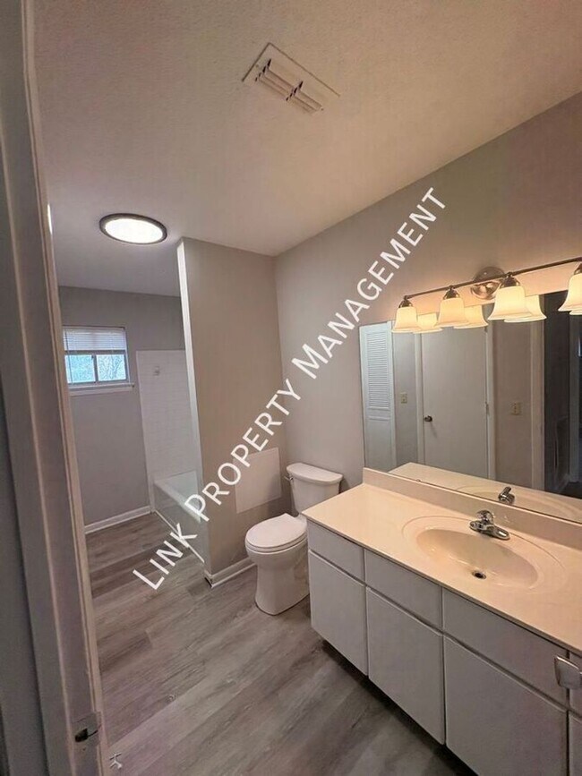 Building Photo - 3403/3405 Gail