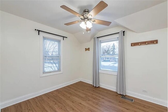 Building Photo - 1902 N Ash St