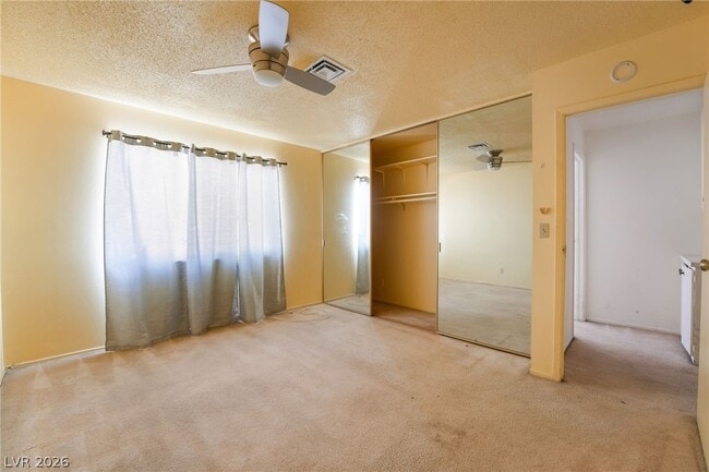 Building Photo - 2102 E Russell Rd