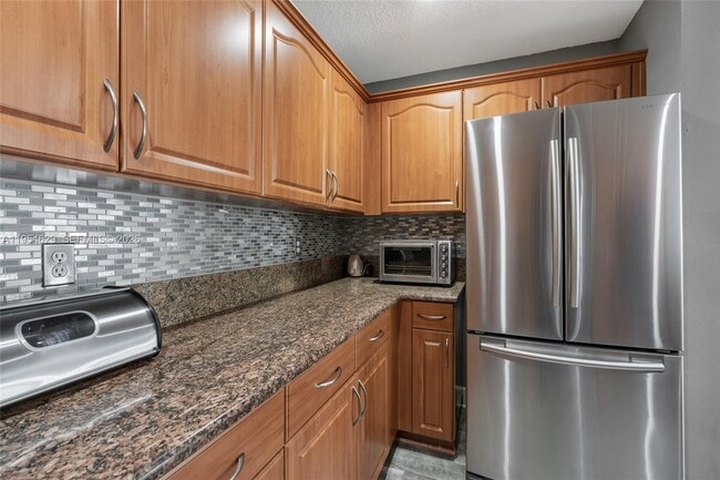 Building Photo - 4055 Eastridge Dr