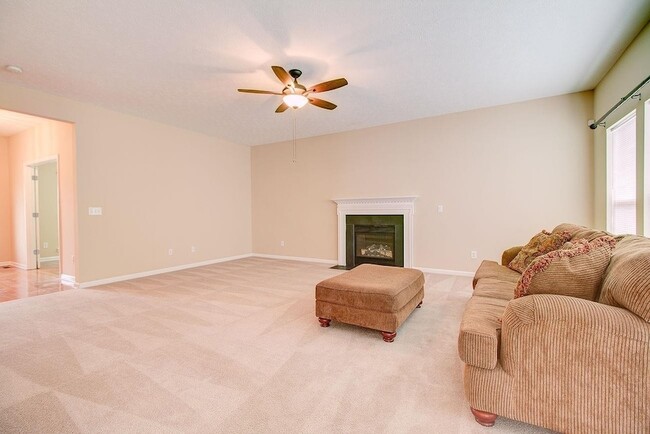 Building Photo - 183 Vintage Cir