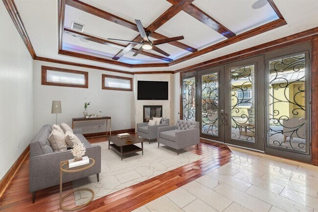 Building Photo - Incredible Unique Downtown Estate