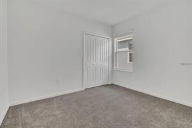 Building Photo - 3186 Armstrong Ave