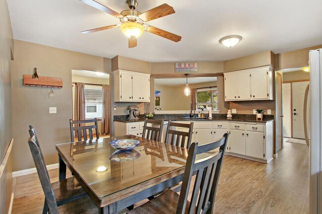 Kitchen 2 - 216 Ridgeview Dr