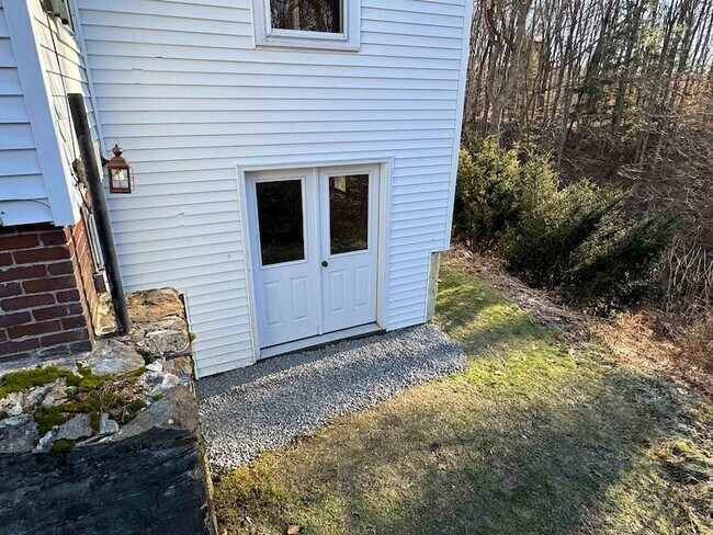Building Photo - 51 Cabot Ln