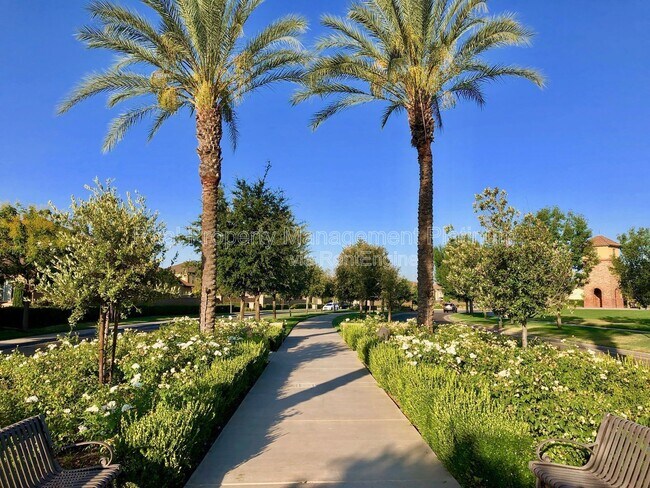 Building Photo - 3623 Etchings Way