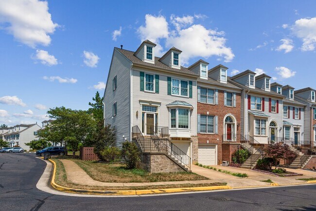 Building Photo - 7035 Fieldhurst Ct