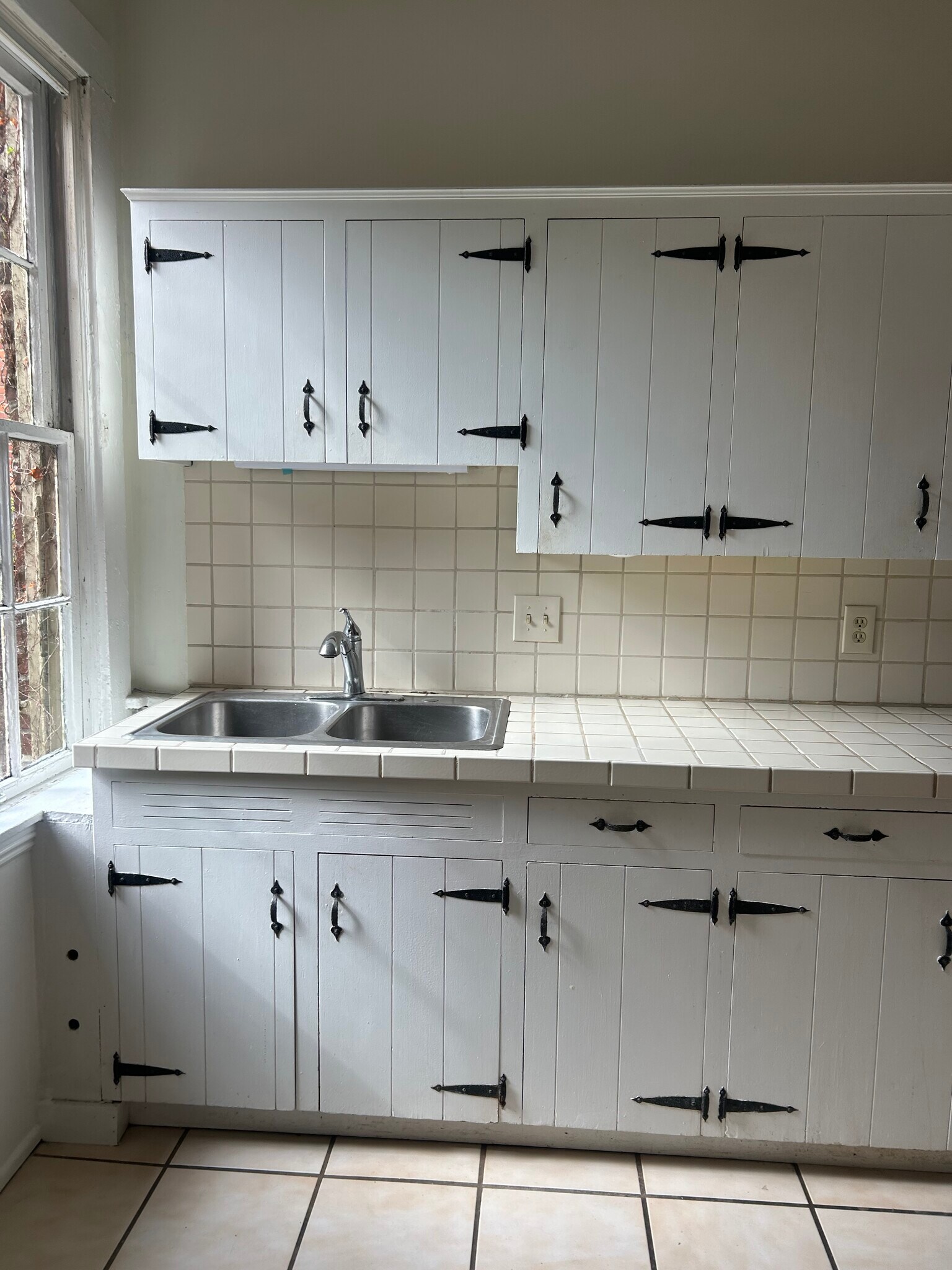 Building Photo - 611 S 3rd St