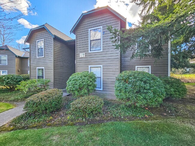 Building Photo - Coming Soon. Floor Level 2bed/2bath condo....