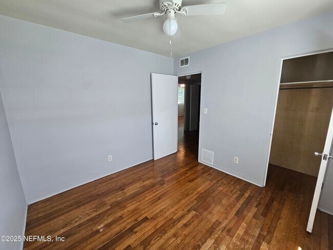 Building Photo - 1501 Osceola St