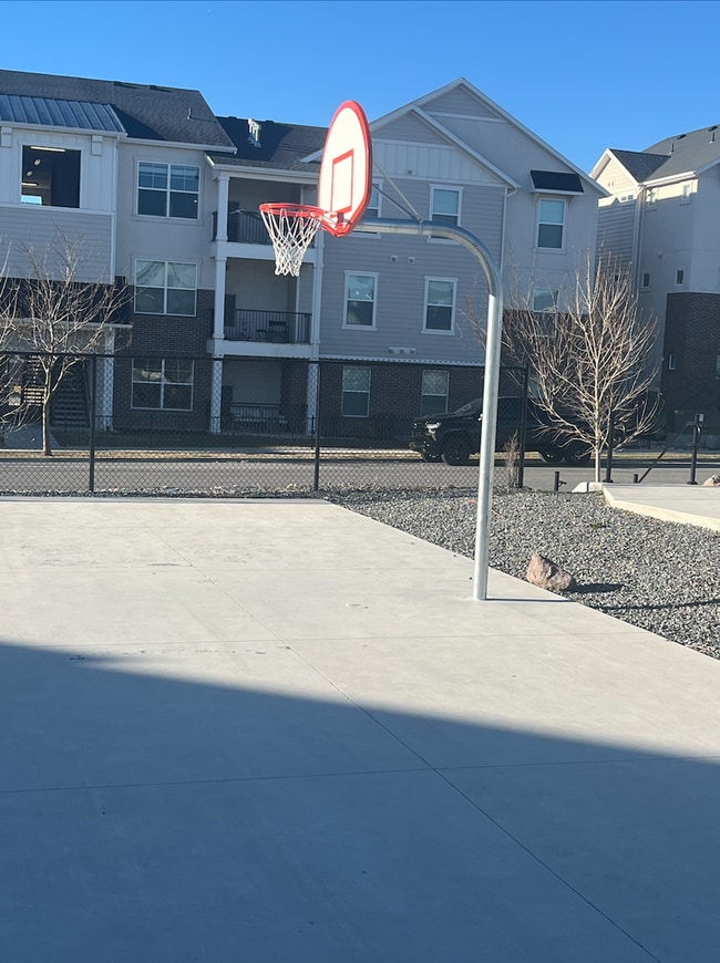 Building Photo - Three Bedroom Partially Furnished Townhome in Lehi