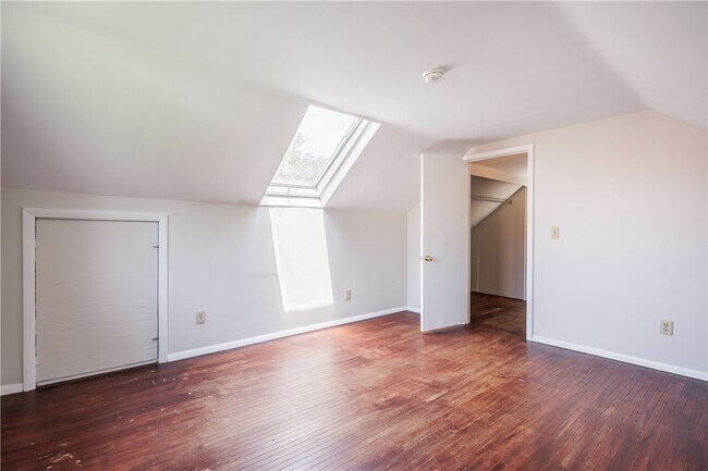 Building Photo - 26 Clearview Ave