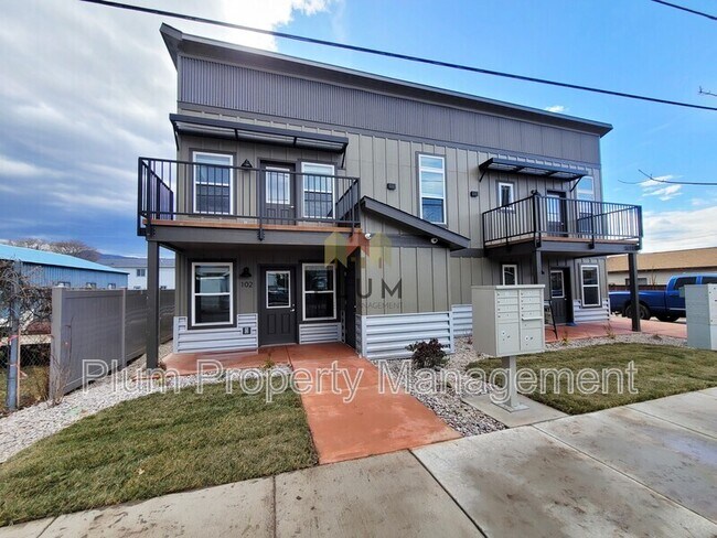 Building Photo - 1611 Montana St