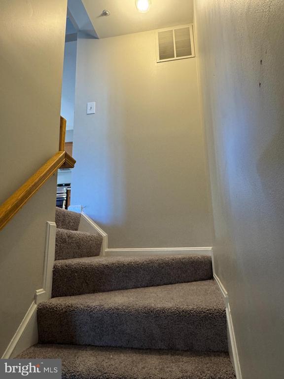 Building Photo - 113 Pinecove Ct