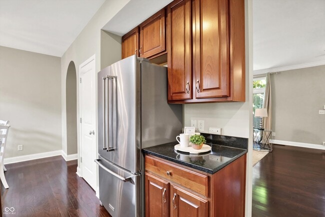 Building Photo - 529 E New York St