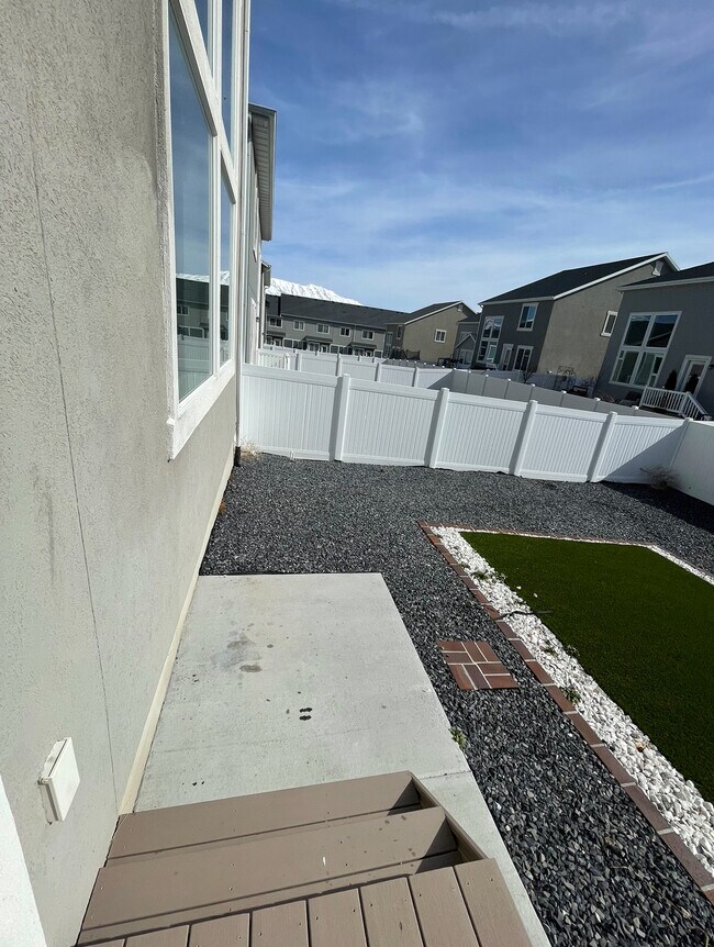 Building Photo - 3947 W 1750 N