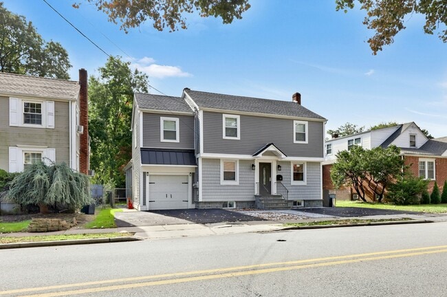 Building Photo - 215 New Milford Ave