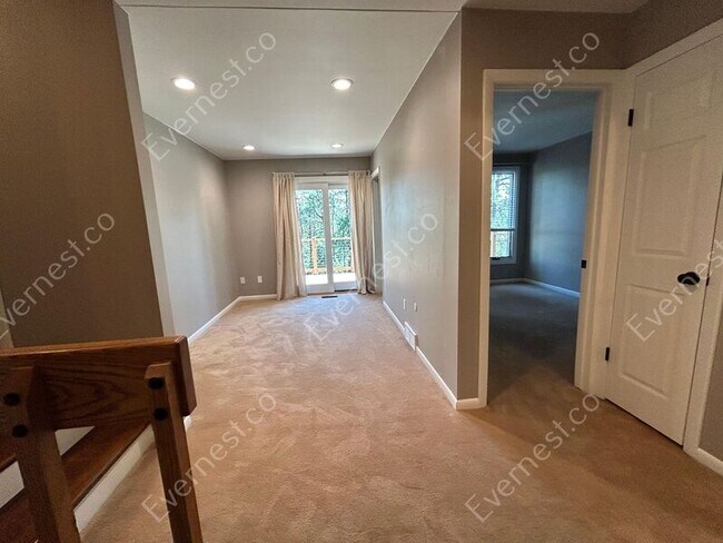 Building Photo - 4891 W Chippewa Dr