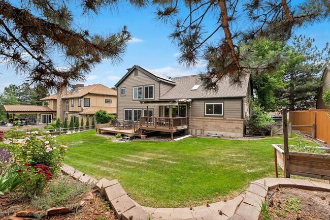 Building Photo - September 2026 - June 2027 Stunning Fully Furnished Rental in Golden, Colorado